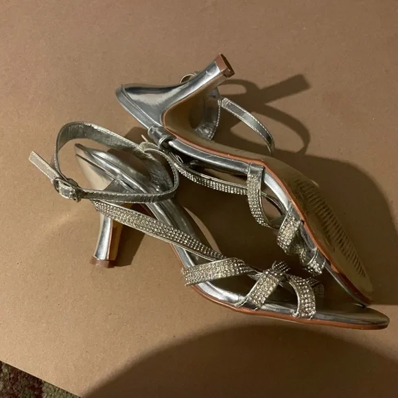 heels - Picture 1 of 2